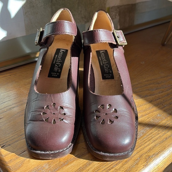 Kenneth Cole New York Shoes - 🦥 Kenneth Cole NY 07538 burgundy, leather Mary Janes Block heel flower cut out: